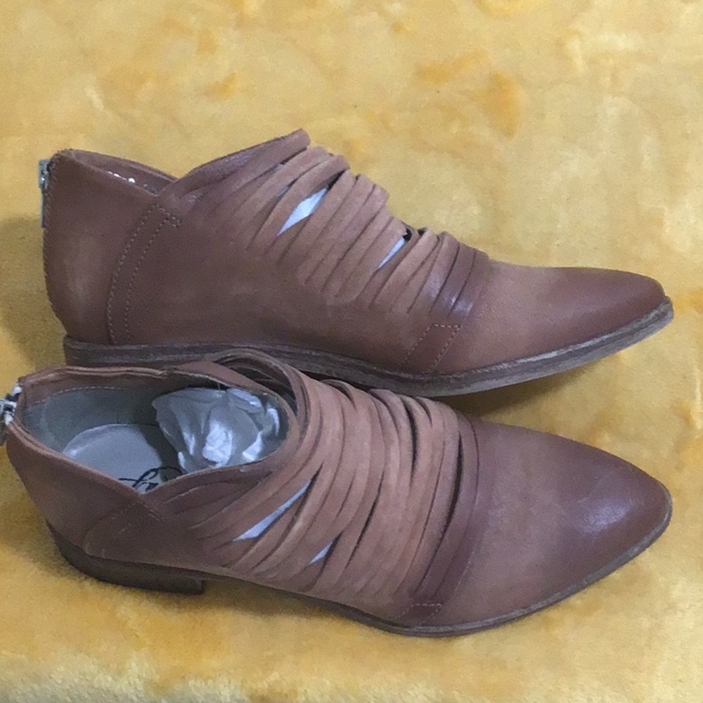 🆕 FREE PEOPLE Lost Valley Moccasin Bootie Distressed Leather - Picture 9 of 12